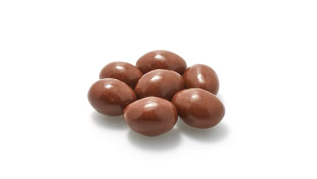 Yupik Milk Chocolate Covered Almonds, 2.2 lb (35.2 oz), Kosher, Whole Nuts, Almonds Dipped in Fine Milk Chocolate, Crunchy & Smooth, Chocolate Candy