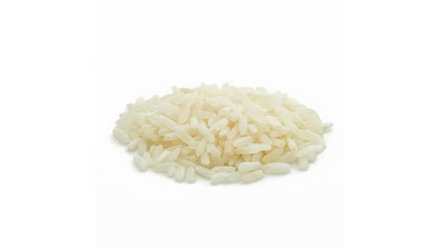 Yupik Organic White Rice, Long Grains, 2.2 lb (35.2 oz), Non-GMO, Vegan, Gluten-Free, Kosher, Salt-Free, Easy Preparation, Ideal for Recipes, Side Dishes, Salads & More