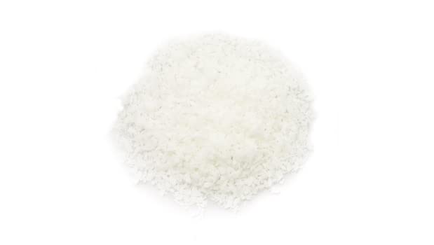 Yupik Desiccated Coconut, Fine, Unsweetened, 2.2 lb (35.2 oz), Gluten-Free, Kosher, Vegan, Finely Ground Dried Coconut, No Added Sugar, Oil-Free