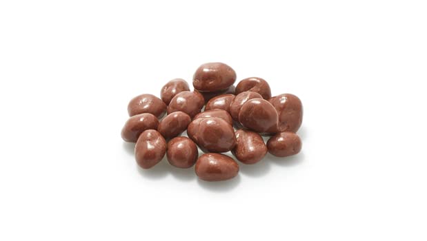 Yupik Milk Chocolate Covered Raisins, 2.2 lb (35.2 oz), Kosher, Raisins Dipped in Fine Milk Chocolate, Smooth & Chewy, Chocolate Candy, Sweet Snacks