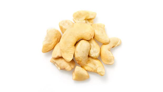 Yupik Raw Cashews, Butts, 2.2 lb (35.2 oz), Gluten-Free, Kosher, Vegan, Broken Nuts, Unsalted, Unroasted, Oil-Free, Source of Protein & Iron, Healthy