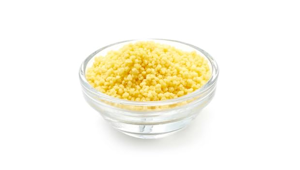 Yupik Couscous Medium Grain, 2.2 lb (35.2 oz), Kosher, Vegan, Low-Calorie Grain, Nutty Flavour, Rich in Protein & Fiber, Perfect for Salads, Soups & Baking