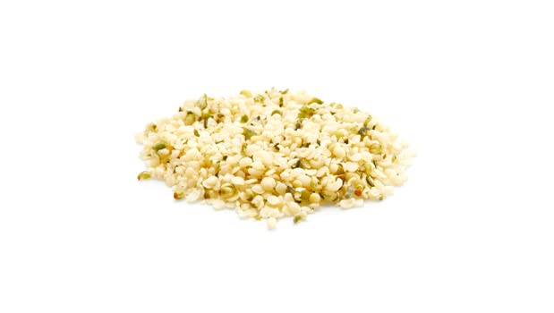 Yupik Canadian Hulled Hemp Seeds, 2.2 lb (35.2 oz), Gluten-Free, Kosher, Vegan, Raw Seeds, Shelled Hemp Hearts, Salt-Free, Source of Omega-3