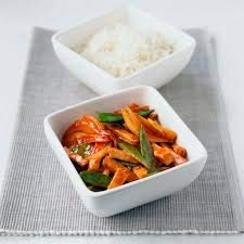 Sharwood's Sweet And Sour Cooking Sauce 425g - A Sweet, Sticky Sauce with Crunchy Vegetables and Juicy Pineapple.