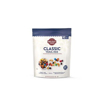 Wellsley Farms Classic Trail Mix, (42 oz. ) SA