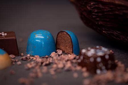 Dallmann Confections Vegan Chocolate Box - Gourmet Chocolates Truffles - Assorted Vegan Gift Set - Handcrafted With 5 Delicious Flavours - 16 Pieces