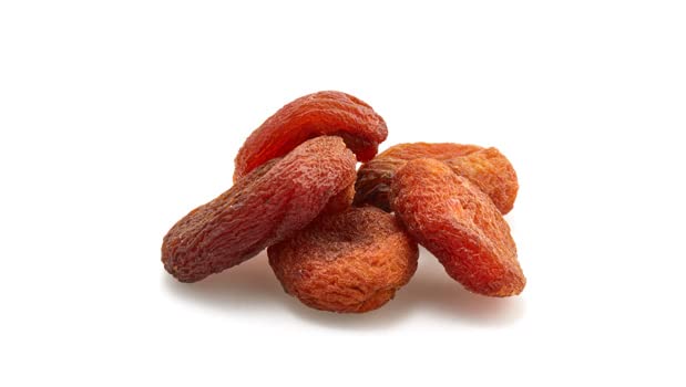 Yupik Organic Apricots, 2.2 lb (35.2 oz), Non-GMO, Vegan, Gluten-Free, Dried Fruits, No Added Sugar, Naturally Sweet, Sulphite-Free, Source of Fiber