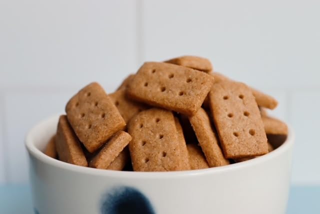 Safe + Fair Remy's Cinnamon Grahams 24ct - Wholesome Healthy Snacks - Bite-Sized Whole Grain Treats - Single-Serve Pouches for School Lunches