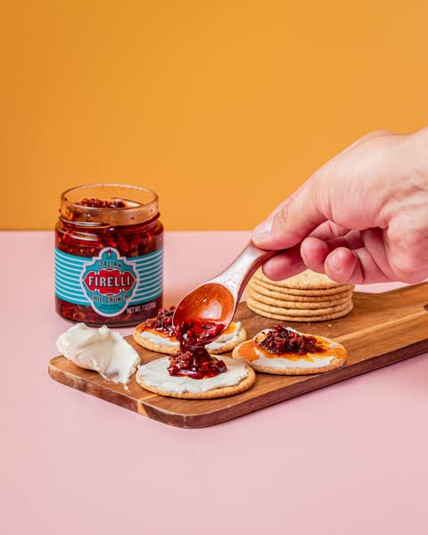 FIRELLI Chili Crunch | 7oz Bottle (Pack of 1) | Italian Chili Crunch Perfect for Cooking or Garnish, Enjoy with Ramen, Pizza, Eggs | Great Flavor