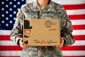 Deluxe VEGAN Snacks Care Package: Delicious Vegan Jerky, Protein Bars, Cookies, Chips, Puffs, Fruit & Nuts, Healthy Gift Basket Alternative, Snack