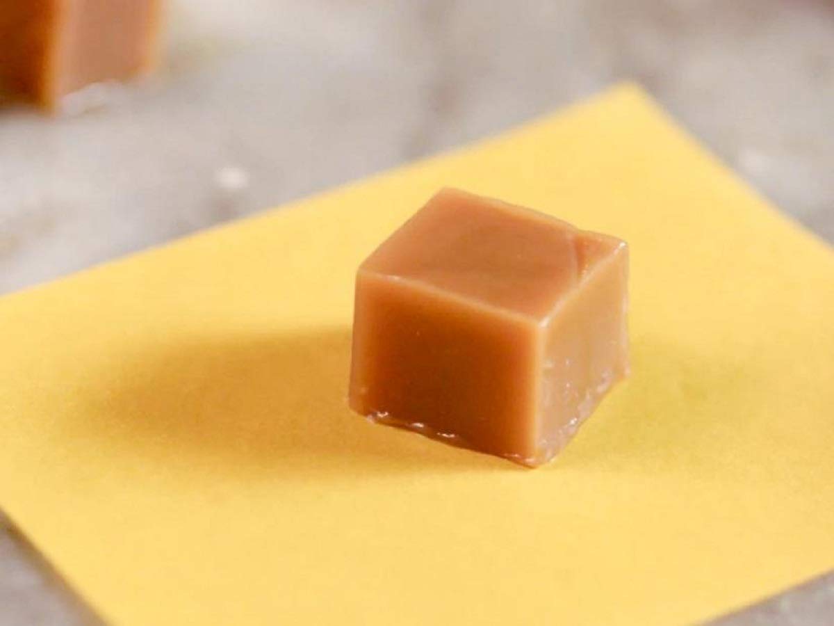 Moose Munch Coffee by Harry & David, Dark Chocolate Candy Caramel, 100 Single Serve Cups