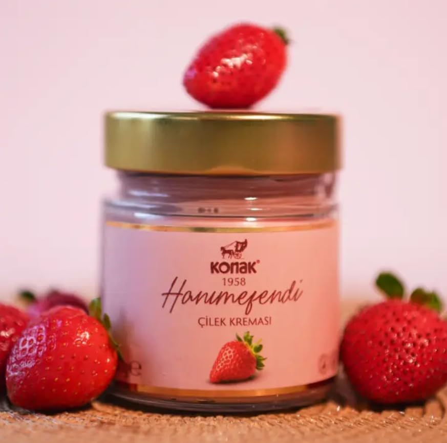 Dubai Chocolate Strawberry Cream Spread | Sweet & Fruity Premium Chocolate Filling | Authentic Luxury Dessert Spread | Smooth & Creamy - Pack of 1
