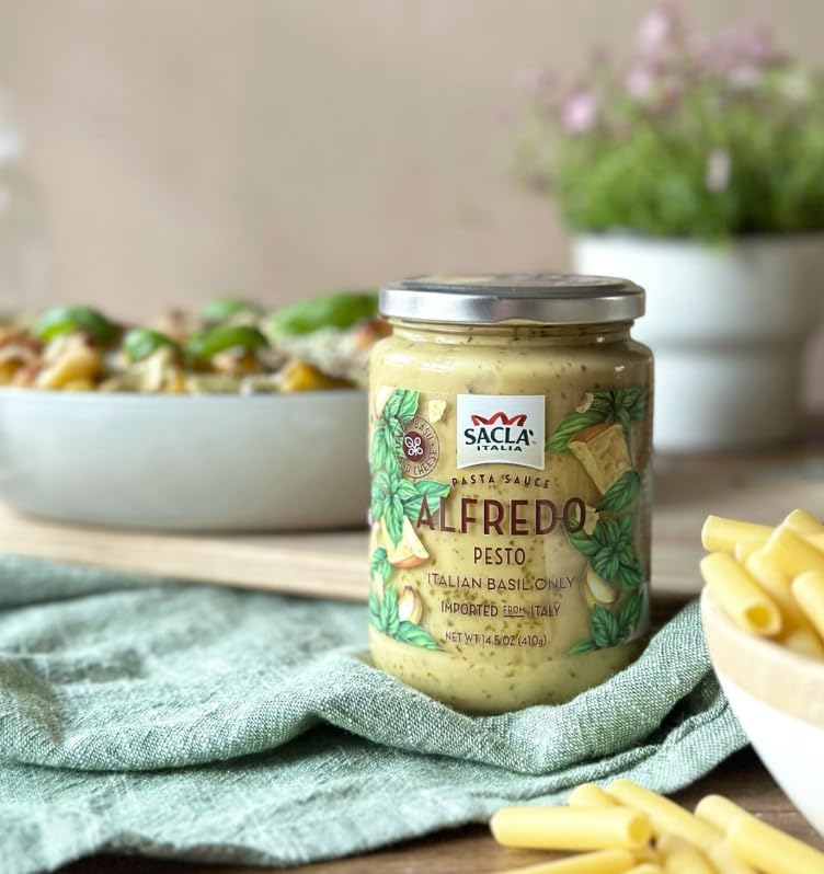 SACLA Alfredo Pasta Sauce with Basil Pesto | Creamy Italian White Pasta Sauce with Cheese & Basil | 14.5 oz Glass Jar | Imported from Italy | Non-GMO