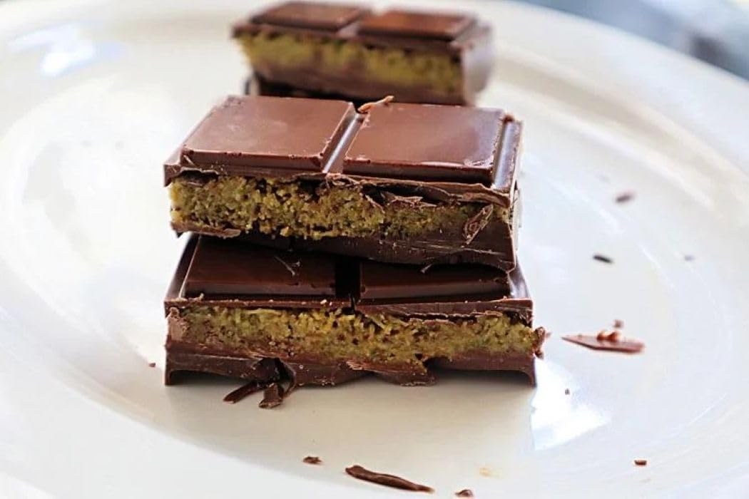 Feritio Dubai Chocolate Bar (2.8 OZ / 80 Grams - Chocolate/Kunafa/Pistachio)