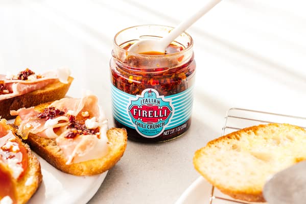 FIRELLI Chili Crunch | 7oz Bottle (Pack of 1) | Italian Chili Crunch Perfect for Cooking or Garnish, Enjoy with Ramen, Pizza, Eggs | Great Flavor