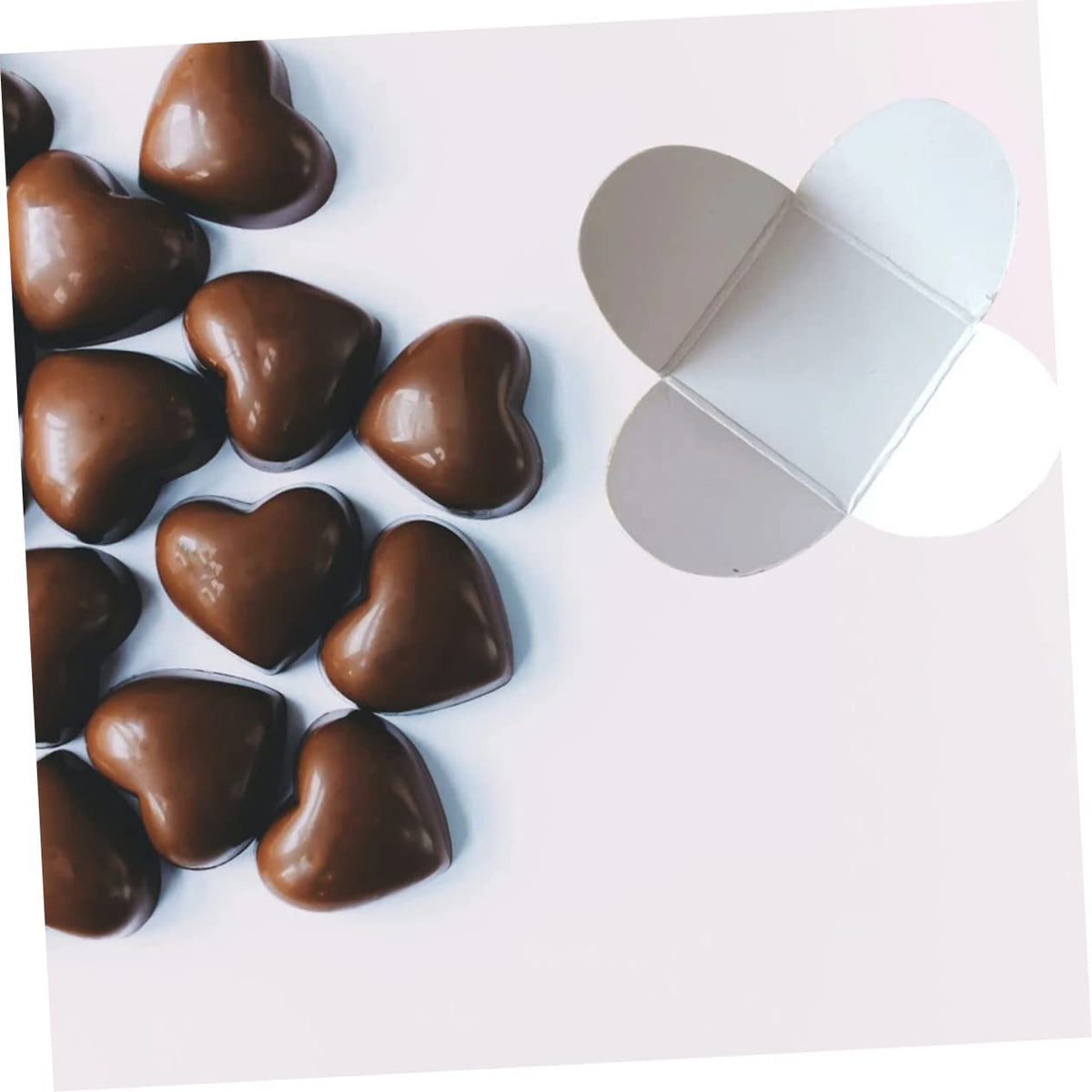 Ciieeo 100pcs Chocolate Packing Trays Compartmentalized Design for Candy Presentation for Special Occasions and Wrapping Paper Separators