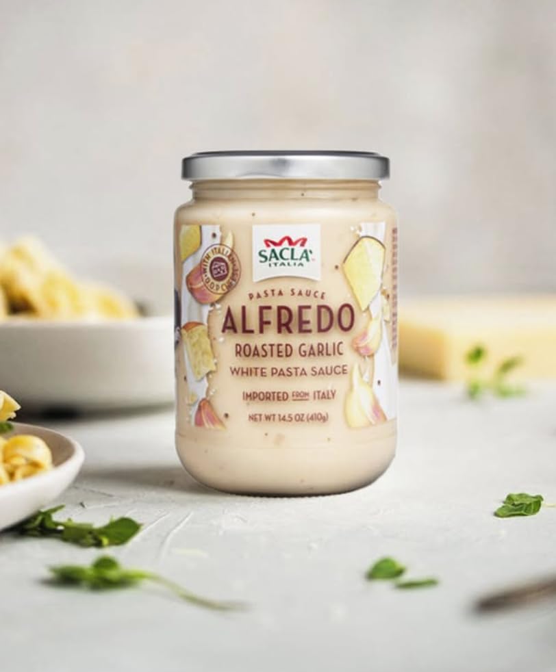 SACLA Alfredo Sauce with Roasted Garlic | Creamy Italian White Pasta Sauce with Cheese, Butter & Slow-Roasted Garlic | 14.5 oz Glass Jar | Imported