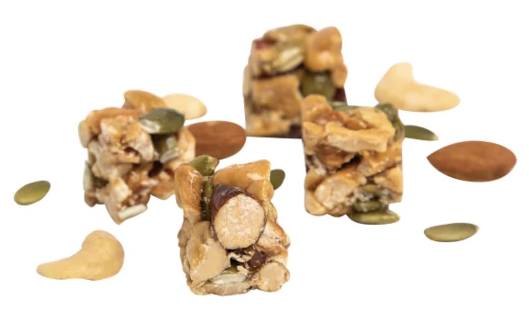 Kirkland Signature Cashew Clusters, 2 lbs Item 440493 Bundle with MORALZA Silicone Collapsible Cup 200ml - 2 Items