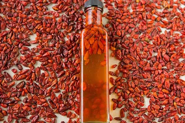 De-Stemmed Pequin Chiles, 1 lb - Dried Mexican Bird Peppers for Salsa, Hot Sauce & Chili, Very Hot (30,000-60,000 SHU), by Woodland Gourmet