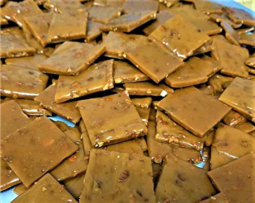 Vermont Maple Brittle with Almonds 8oz Gift Box Gourmet Handcrafted Small Batch Nut Brittle Made with Pure Vermont Maple Syrup and Creamy Butter