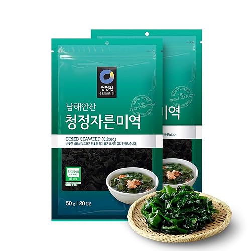 Dried Seaweed Miyeok | Premium Korean Baby Wakame Cut Flakes for Miyeokguk Soup, Miso Soup | Clean South Sea (Namhae) Harvest | 20 Servings | Expands