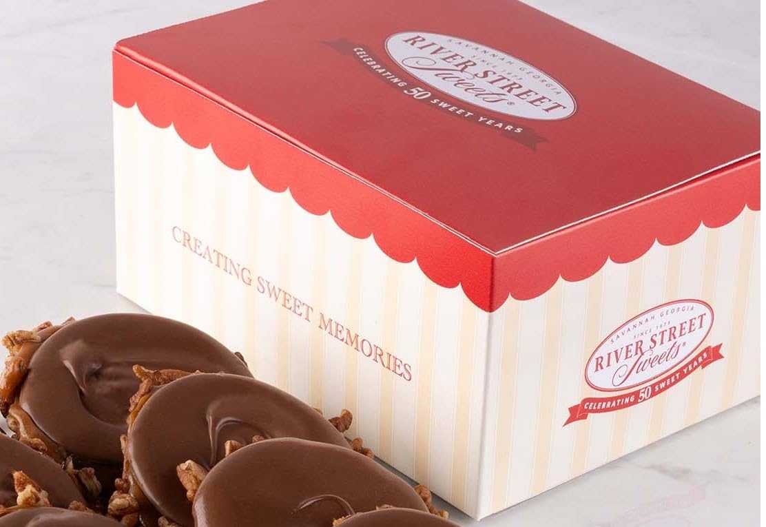Milk Chocolate Bear Claws Classic Deluxe, 18 Piece | River Street Sweets