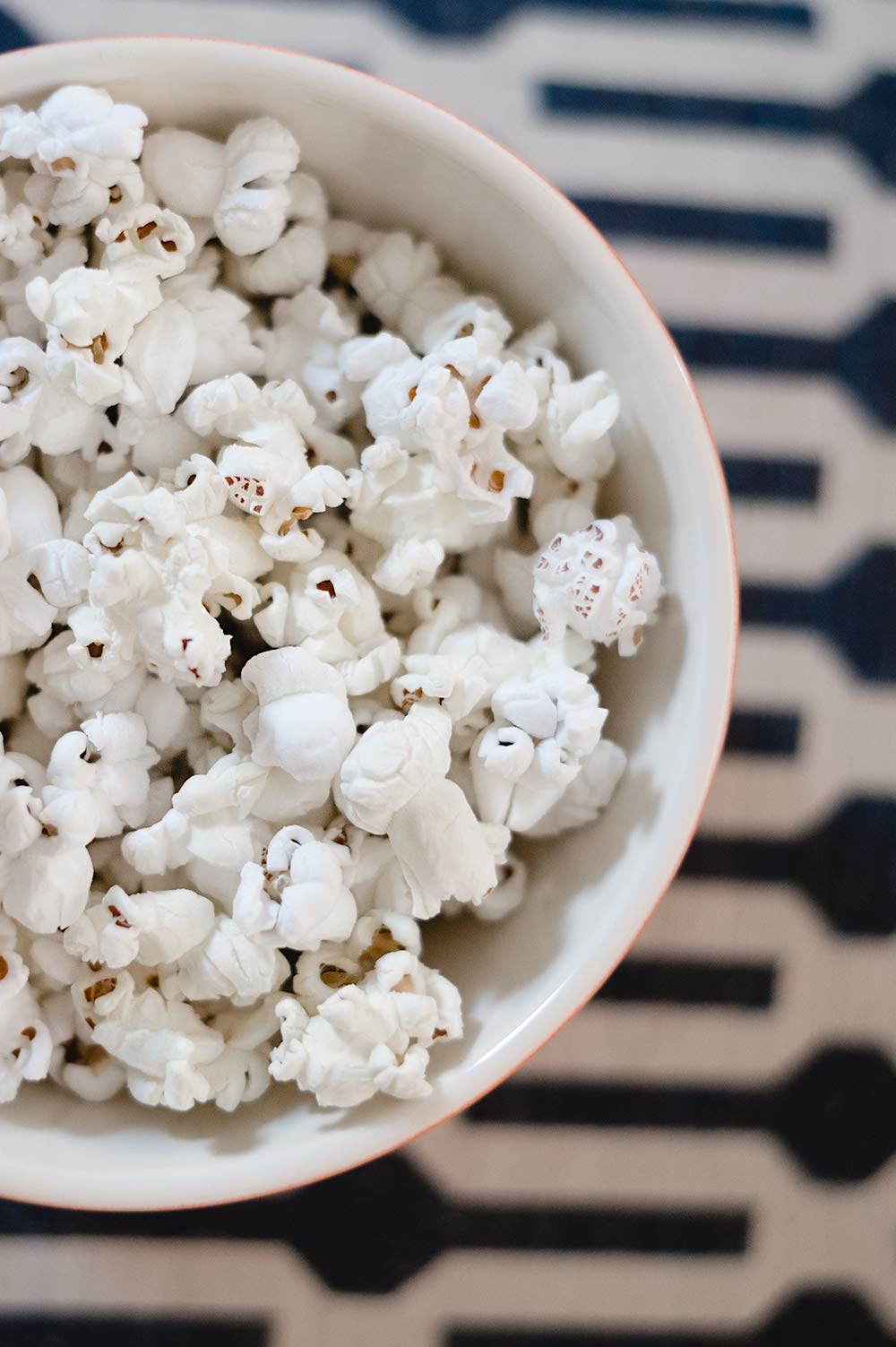 Amish Country Popcorn | 14 oz Bottle | Red Popcorn Kernels | Old Fashioned, Non-GMO and Gluten Free (14 oz Bottle)
