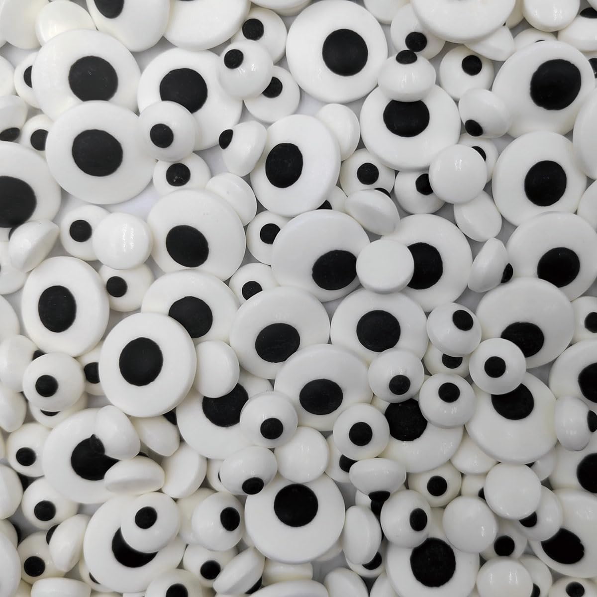 2 Bottles Candy Eyes Eyeballs - Cake Cupcake Toppers - Edible Baking Decorations for Cupcakes, Cakes, Cookies - Halloween, Christmas, Easter