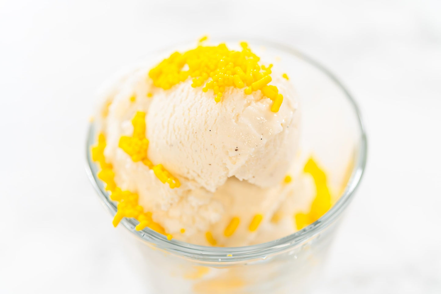 Bakerpan Yellow Jimmies Sprinkles - 6 Ounces Yellow Sprinkles for Cake Decorating - Edible Sprinkles for Cupcakes, Ice Cream, Cake Decorations (Made