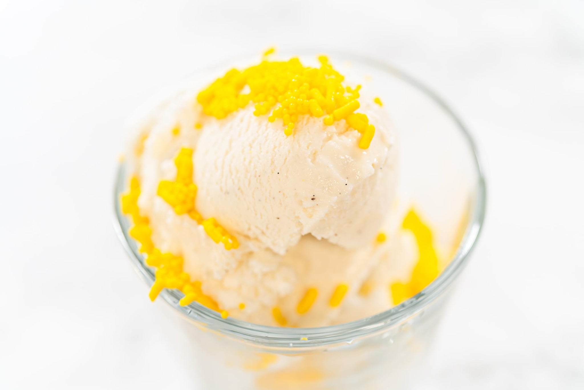 Bakerpan Yellow Jimmies Sprinkles - 6 Ounces Yellow Sprinkles for Cake Decorating - Edible Sprinkles for Cupcakes, Ice Cream, Cake Decorations (Made