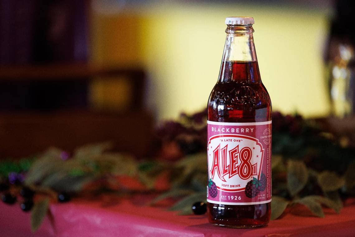 Ale 8 One Blackberry, Glass Bottles, 12 ounces, Pack of 4, 100% Kentucky Soft Drink