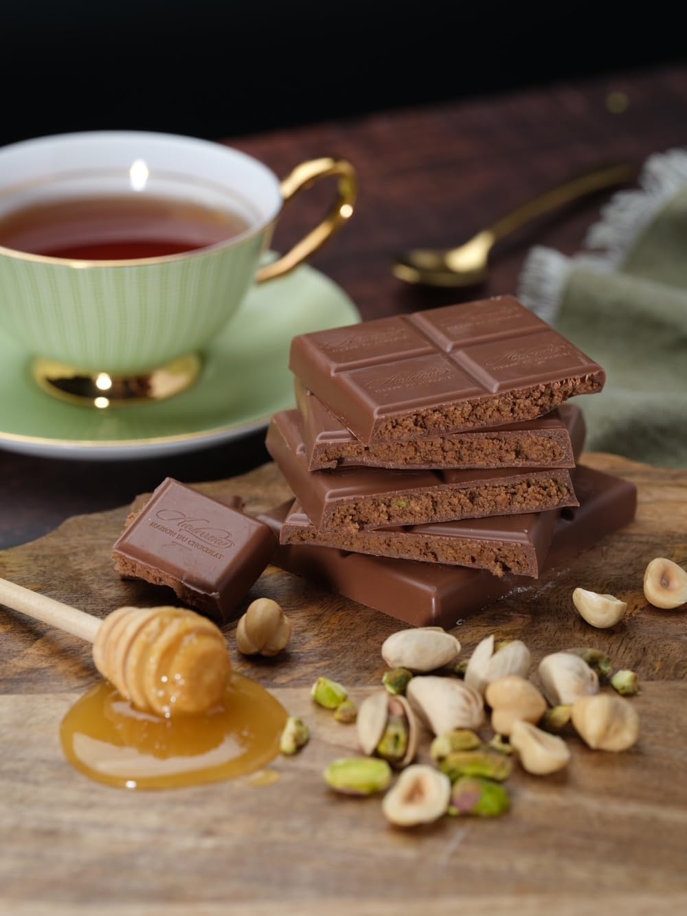 Andreano Dubai Gold Milk Chocolate Bar with Pistachio & Crispy Kataifi - Belgian Chocolate & Manuka Honey | Freshly Made in California - 110g