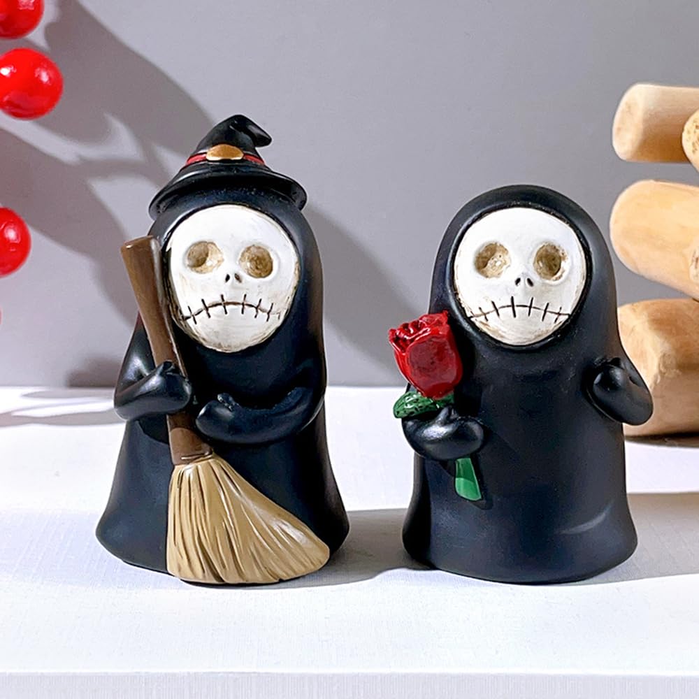 Ghost ornaments skull wizard faceless horror ornaments home desktop resin ornaments (a style)