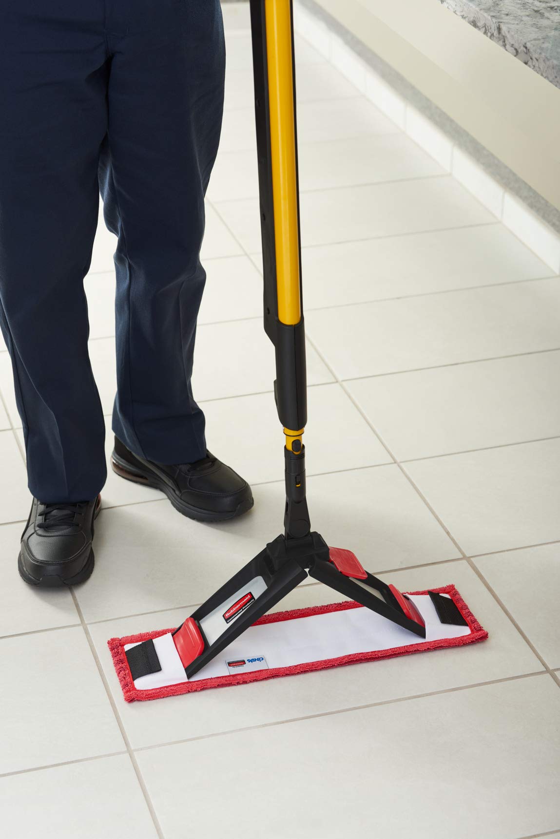 Rubbermaid Commercial Products 18 inch Adaptable Flat Mop Microfiber Pad, Red, for Janitorial/Professional Cleaners and Light-Duty Cleaning/Mopping