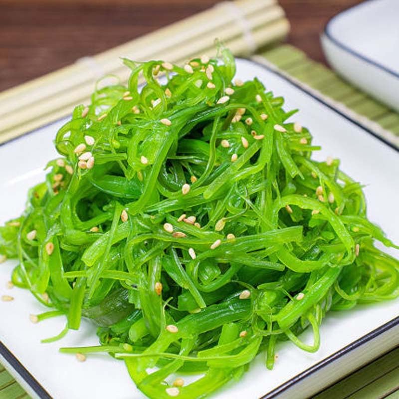 Premium Japanese Seaweed Salad - 350g of Dark Green Edible Leafy Seaweed, Seasoned with Sesame, Perfect for Sushi and Japanese Cuisine (??????)