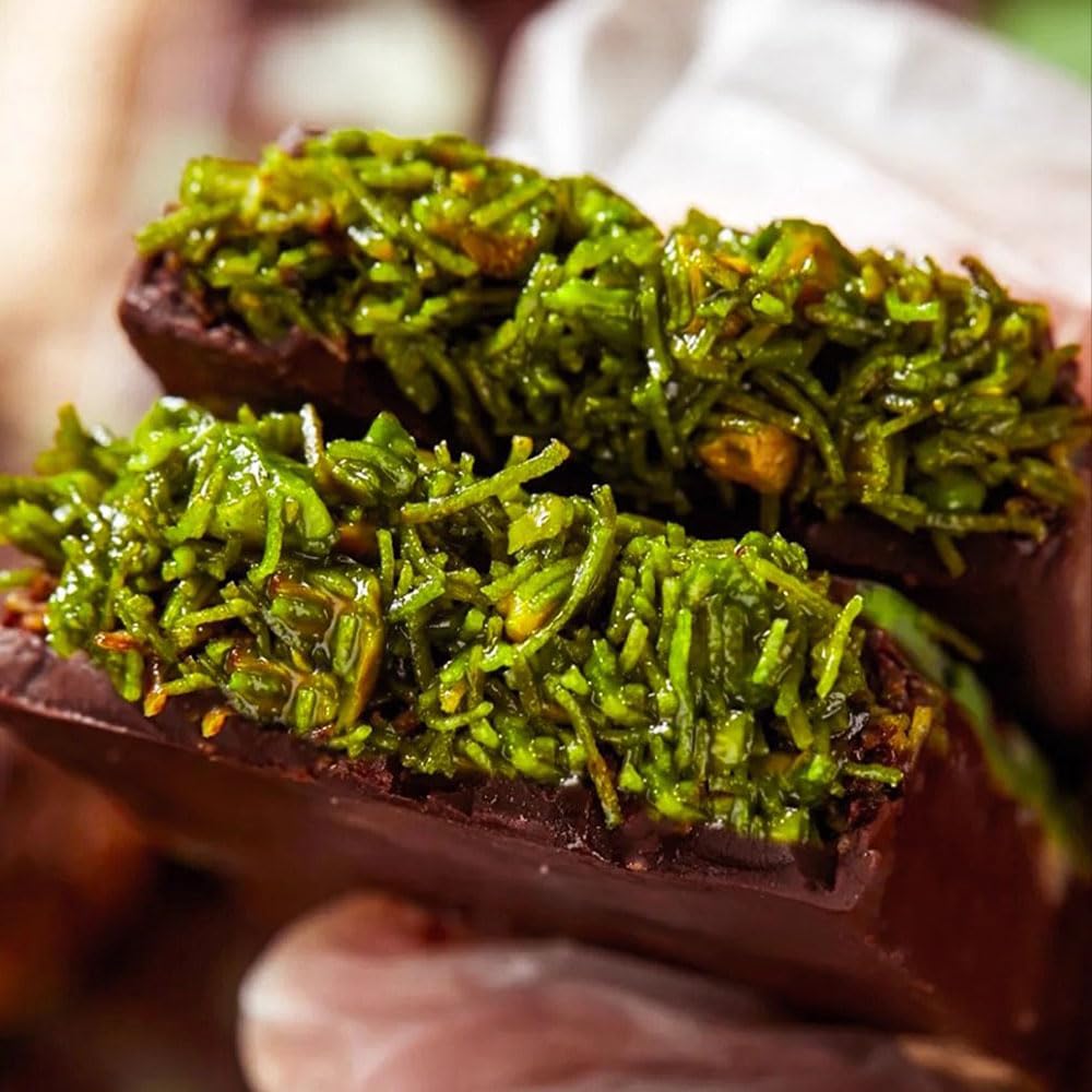 Dubai Chocolate Bar Kit,Mildly Bitter But Not Greasy, Movie Theater Candy,Nutty Fruity Dubai Chocolate,Enhanced Sandwich Texture