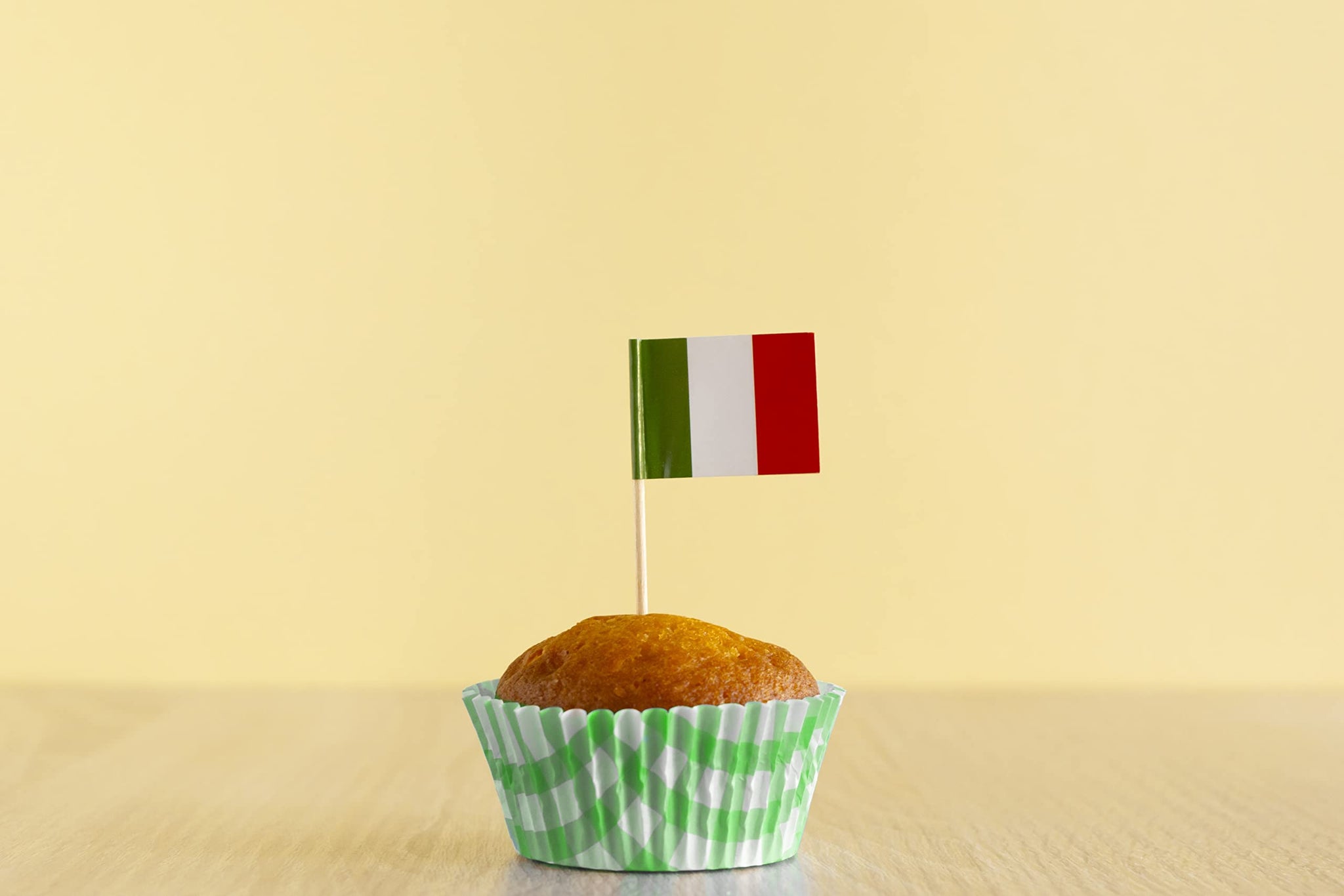 1,440 Count | KingSeal Italian Flag Toothpicks, 2.5 Inch, Ideal for Italian Restaurants, Appetizers, Cocktails, and More - 10 Packs x 144