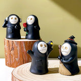 Ghost ornaments skull wizard faceless horror ornaments home desktop resin ornaments (d style)