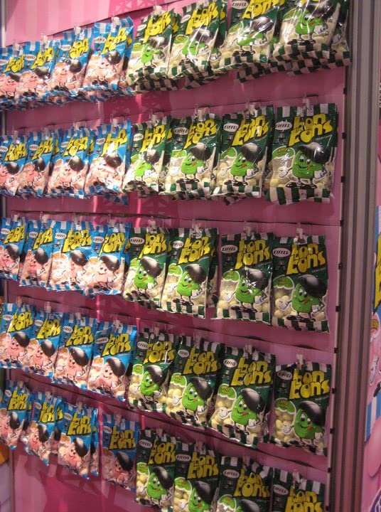 Eiffel Bon Bons 1.25oz 8 Bag Variety Snack Pack, French Candy (4 Strawberry, 4 Blue Raspberry)