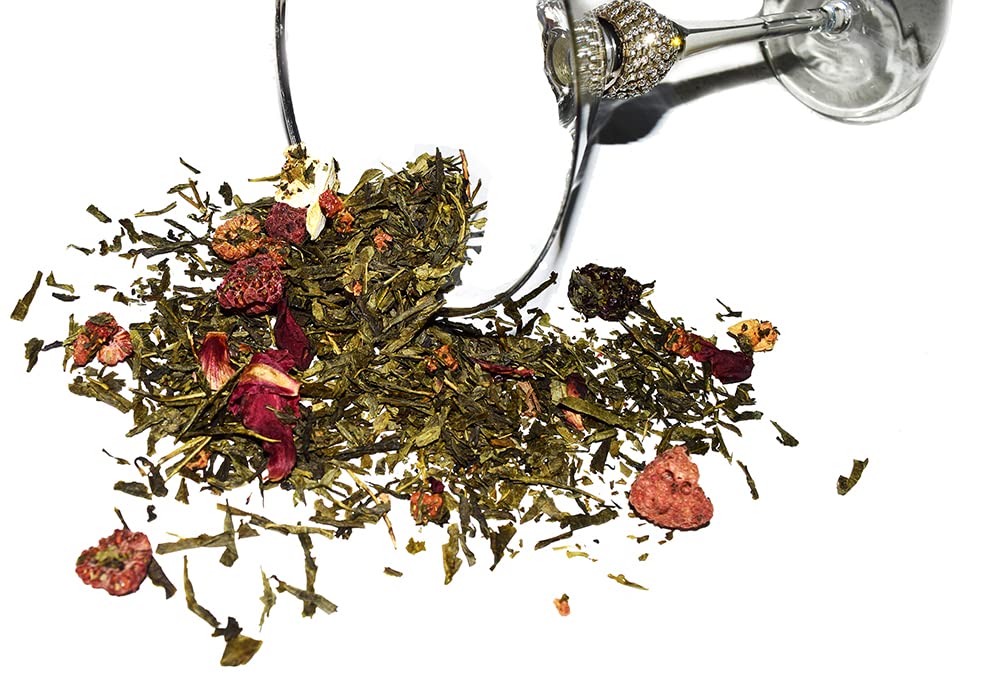 Raspberry Blackberry Green Tea, sweet fruity and nippy, soft and mild, not only a feast for the eyes but also a very special taste experience, Loose