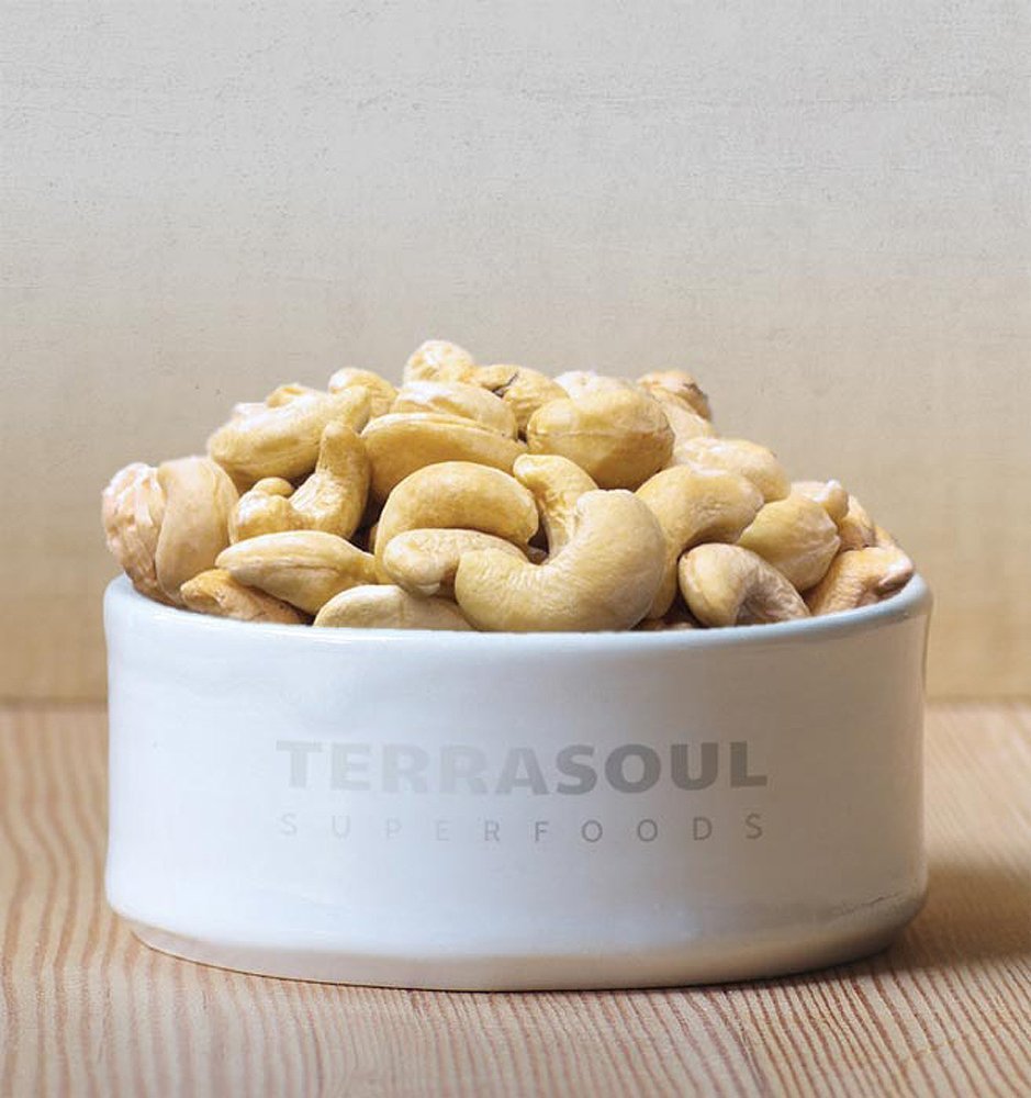 Terrasoul Superfoods Organic Raw Cashews, 2 Lbs, Premium Quality for Snacking, Baking, and Culinary Creations