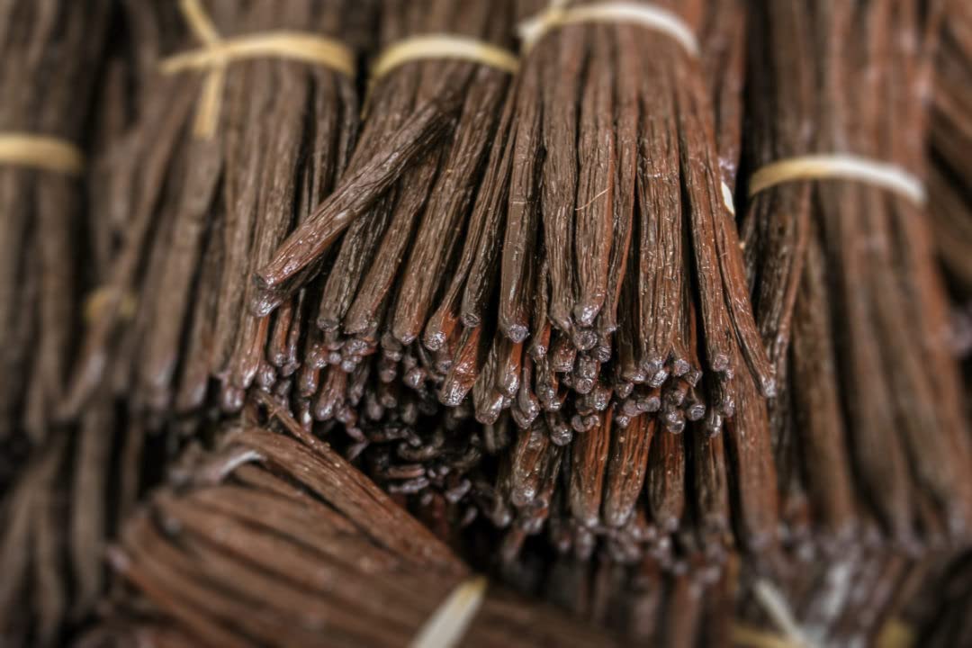 Vanilla Beans Grade A (16-18cm) Gourmet Vanilla Whole Vanilla Pods for Vanilla Extract and Baking 2.2 lbs (40 Beans)