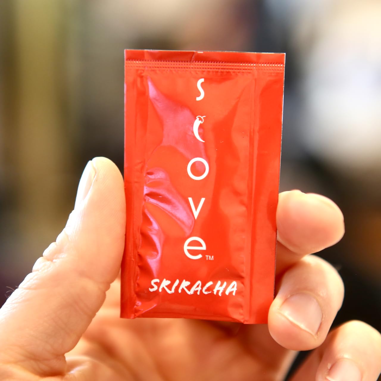 Scove Sriracha Hot Chili Sauce Packets, Case of 400 Portion Packets, Perfect Single-Serve Size for Delivery and Takeout