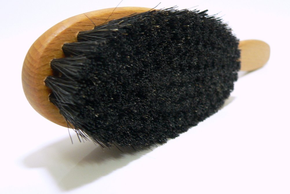 Valentino Garemi Clothes Brush - Boar Bristle Garment Brush for Suits, Jackets & Wool - Removes Lint, Dust & Pet Hair - Wooden Handle - Made in