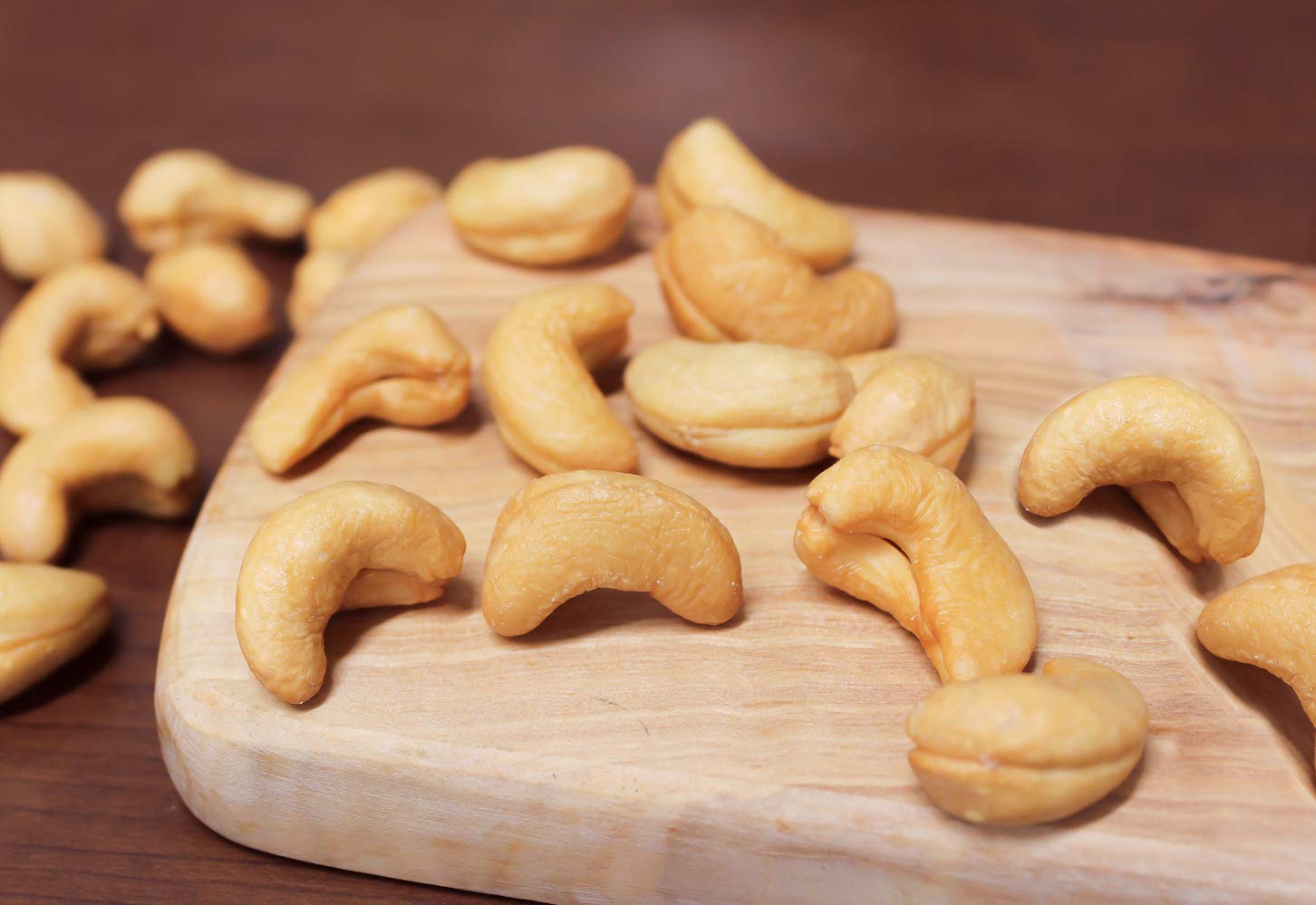 Cashews Roasted Unsalted | Non-GMO | Premium Quality | Bulk Value Size 32 Oz. (2 Lb.)