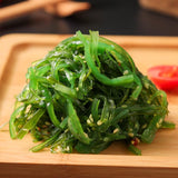 Premium Japanese Seaweed Salad - 350g of Dark Green Edible Leafy Seaweed, Seasoned with Sesame, Perfect for Sushi and Japanese Cuisine (??????)