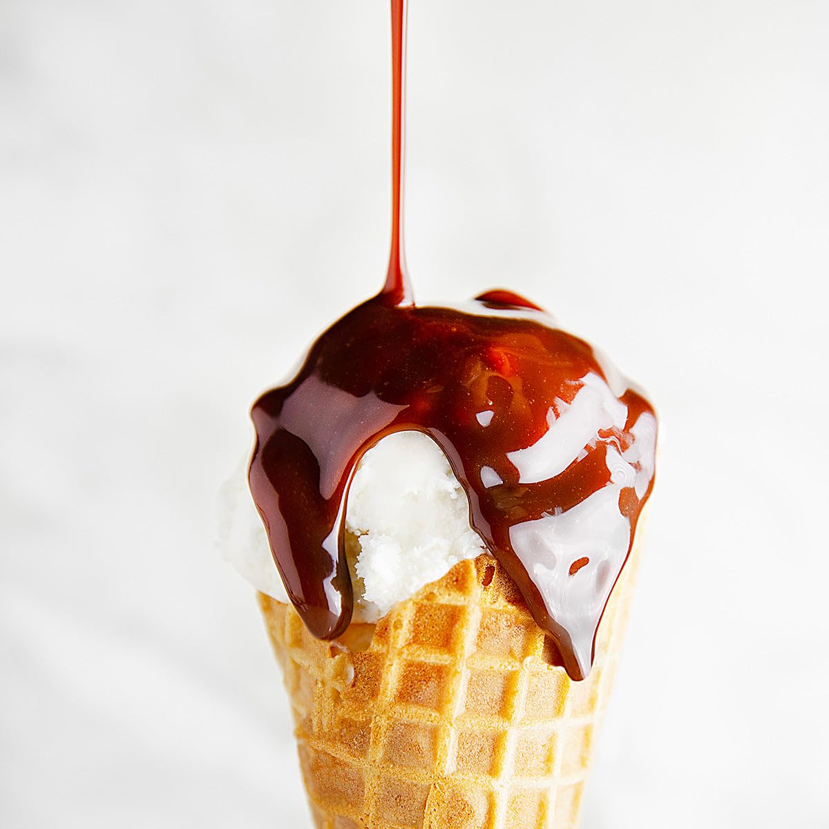 Sanders Classic Hot Fudge Topping 10oz Jar (3-Pack) - Premium Ice Cream Topping, Gluten-Free Chocolate Sauce - Perfect for Cakes, Ice Cream & More