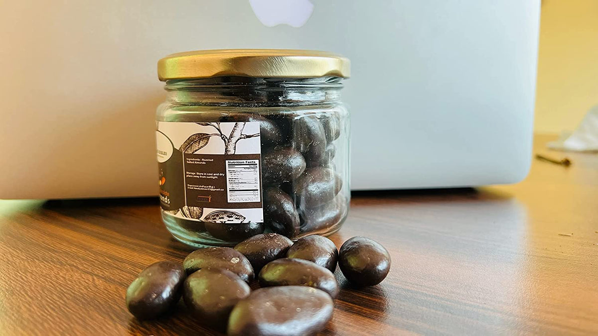 THE EDIBLES Dark Chocolate Coated California Almonds 200 gms Dark chocolate almond_Packing May Vary
