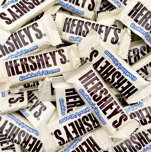 Hershey's Cookies 'n' Creme Snack Size Bars - 2 Pound (32 oz) - Hershey's Bulk Candy - Individually Wrapped Chocolate - By Queen Jax
