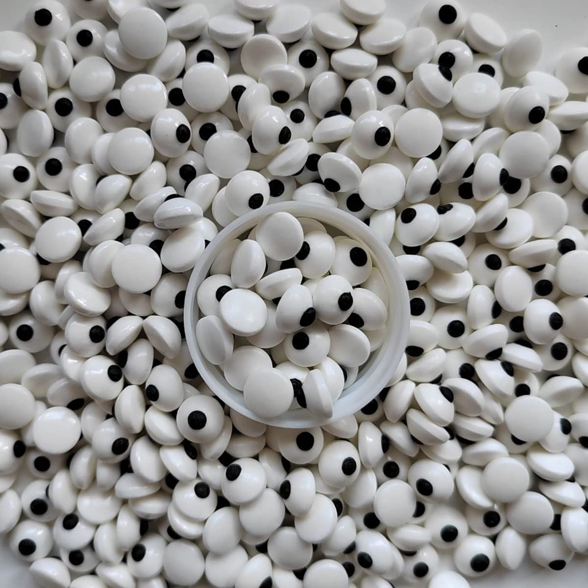 1 Bottle Candy Eyes Eyeballs - Cake Cupcake Toppers - Edible Baking Decorations for Cupcakes, Cakes, Cookies - Halloween, Christmas, Easter